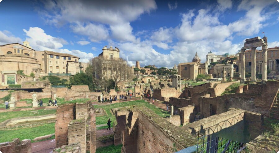 What famous sights must visit in historical Rome