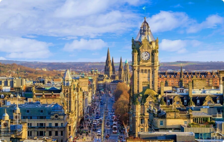 Entdecken Sie Ihre Lieblingsschlösser und historische Orte in Edinburgh.