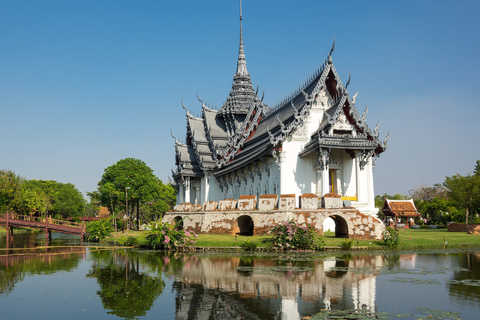 Päiväretket kohteessa Mueang Samut Prakan paikallisilla oppailla